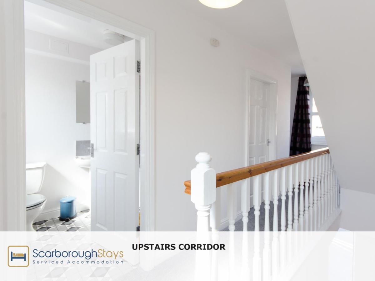 Candler Lodge - 3 Bedroom Townhouse With Parking - Patio Area & Seating Scarborough Exterior photo