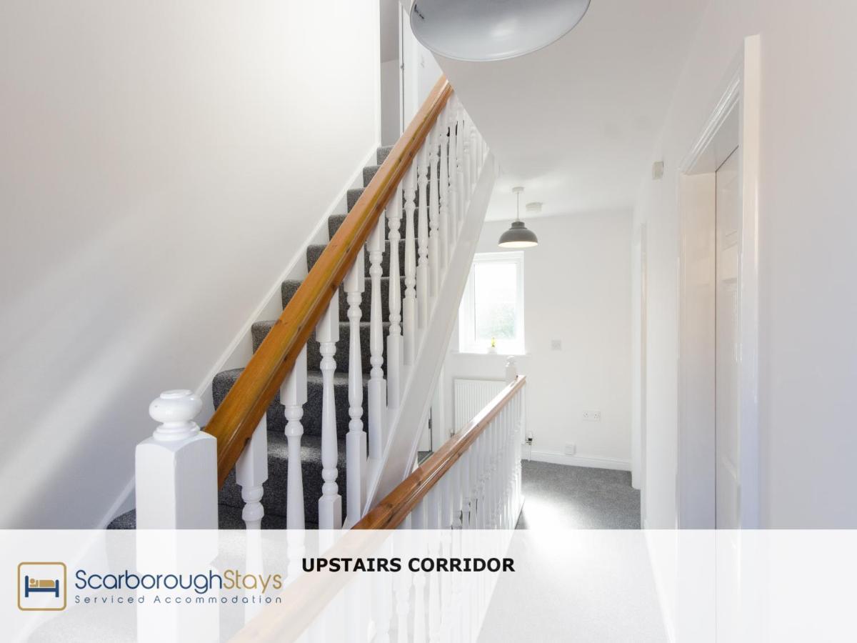 Candler Lodge - 3 Bedroom Townhouse With Parking - Patio Area & Seating Scarborough Exterior photo