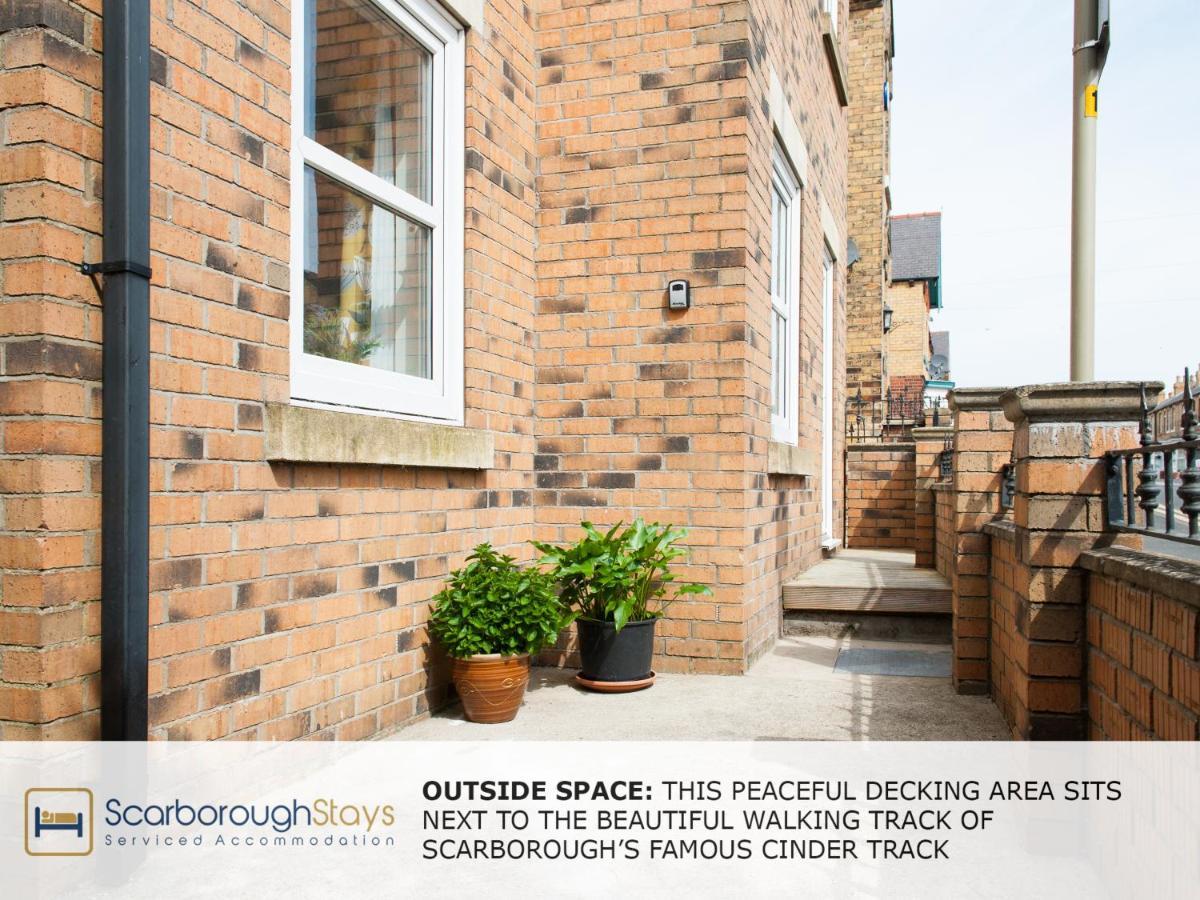 Candler Lodge - 3 Bedroom Townhouse With Parking - Patio Area & Seating Scarborough Exterior photo