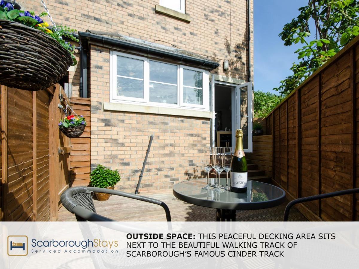 Candler Lodge - 3 Bedroom Townhouse With Parking - Patio Area & Seating Scarborough Exterior photo