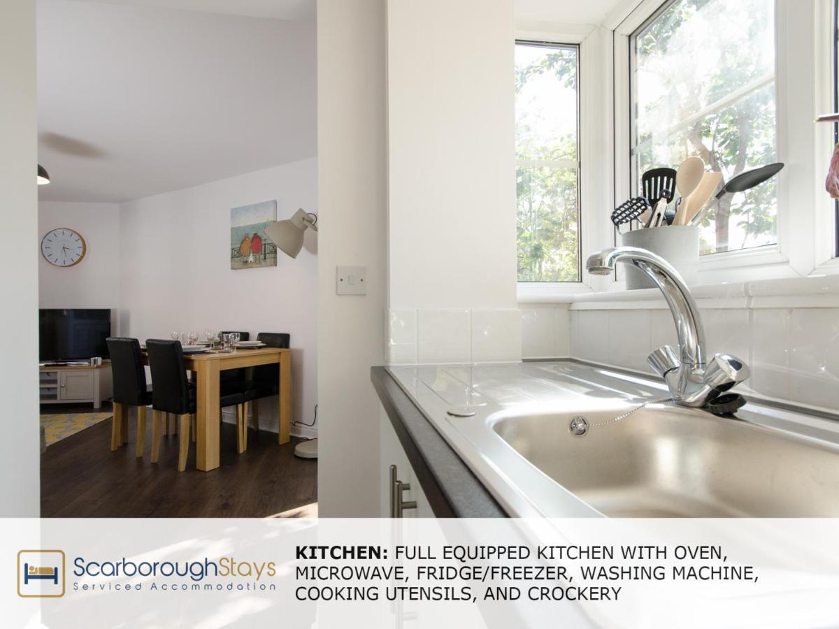 Candler Lodge - 3 Bedroom Townhouse With Parking - Patio Area & Seating Scarborough Exterior photo
