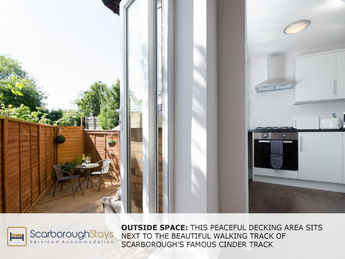 Candler Lodge - 3 Bedroom Townhouse With Parking - Patio Area & Seating Scarborough Exterior photo